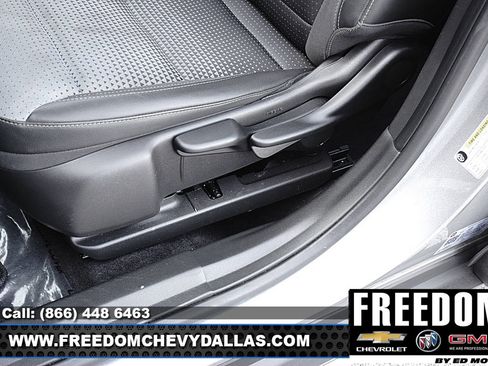 Certified 2025 Chevrolet Trax LT w/ Driver Confidence Package FWD image 27