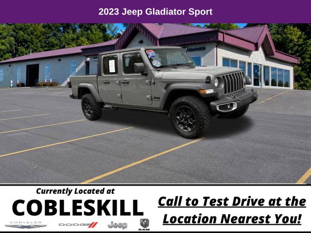Used 2023 Jeep Gladiator Sport w/ Trailer Tow Package AWD/4WD image 1