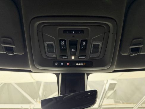 Used 2022 Chevrolet Silverado 2500 LTZ w/ LTZ Plus Package AWD/4WD image 16
