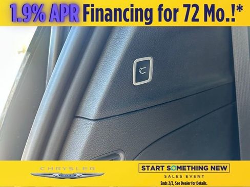 New 2026 Chrysler Pacifica Select image 14