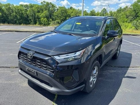 Used 2025 Toyota RAV4 XLE AWD/4WD image 7
