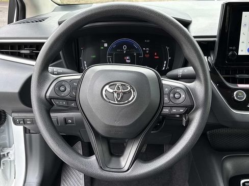 Used 2026 Toyota Corolla LE FWD image 18