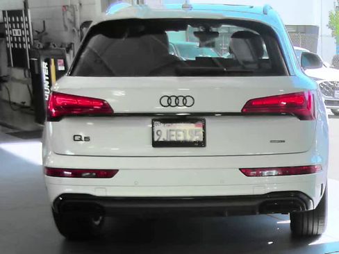 Used 2023 Audi Q5 e Premium Plus AWD/4WD image 2