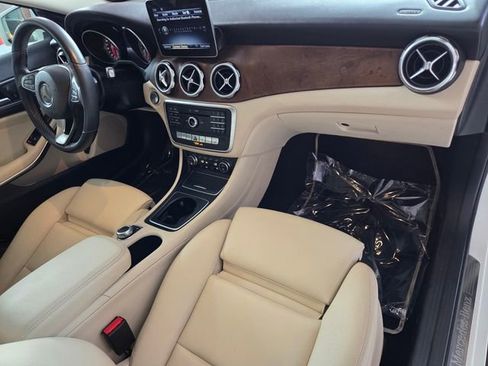 Used 2019 Mercedes-Benz GLA 250 image 16
