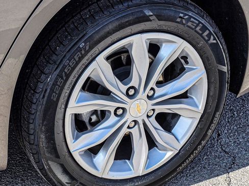 Certified 2025 Chevrolet Malibu LT FWD image 12