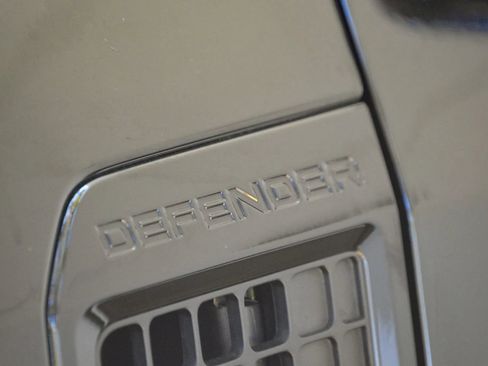 Used 2025 Land Rover Defender 130 V8 AWD/4WD image 26