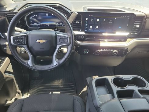 Used 2022 Chevrolet Silverado 1500 LT RWD image 4