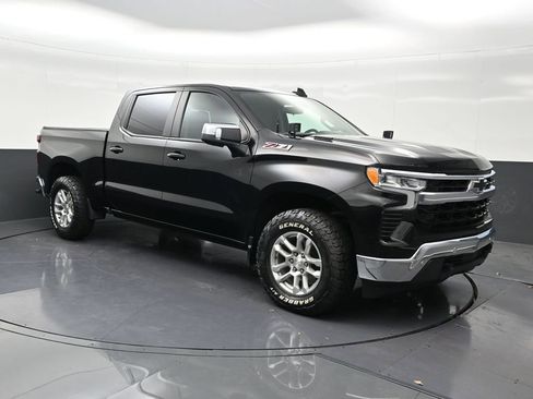 Used 2024 Chevrolet Silverado 1500 LT w/ Z71 Off-Road Package image 8