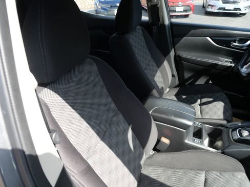 Used 2021 Nissan Rogue Sport SV image 30