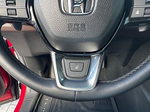 Used 2025 Honda Pilot Elite image 17