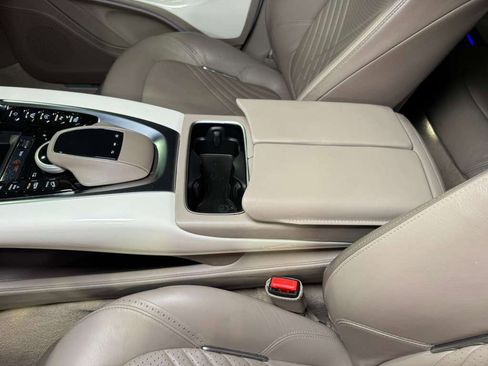 Used 2021 Aston Martin DBX image 31