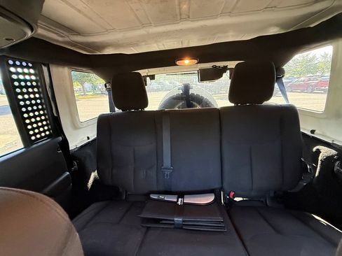 Used 2018 Jeep Wrangler Unlimited Sport S AWD/4WD image 11