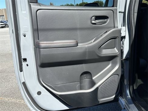 New 2026 Nissan Frontier PRO-4X w/ Pro-4x Convenience Package image 16