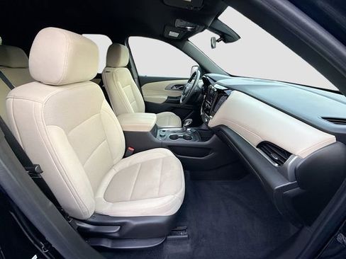 Used 2023 Chevrolet Traverse LS image 29