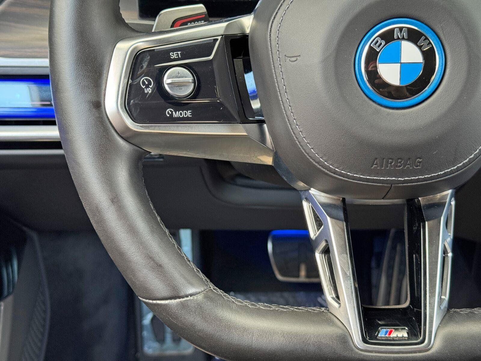 Used 2024 BMW i7 eDrive50 w/ M Sport Package RWD image 23