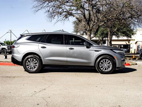 Used 2024 Buick Enclave Premium image 4