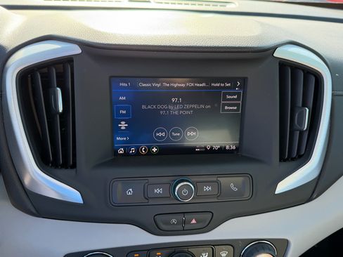 Used 2024 GMC Terrain SLE w/ Driver Convenience Package FWD image 10