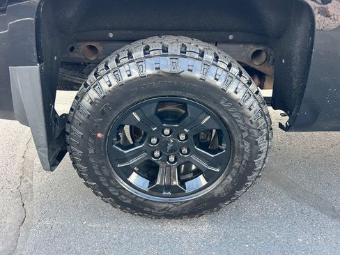 Used 2016 Chevrolet Silverado 1500 LTZ Z71 w/ LTZ Plus Package AWD/4WD image 17