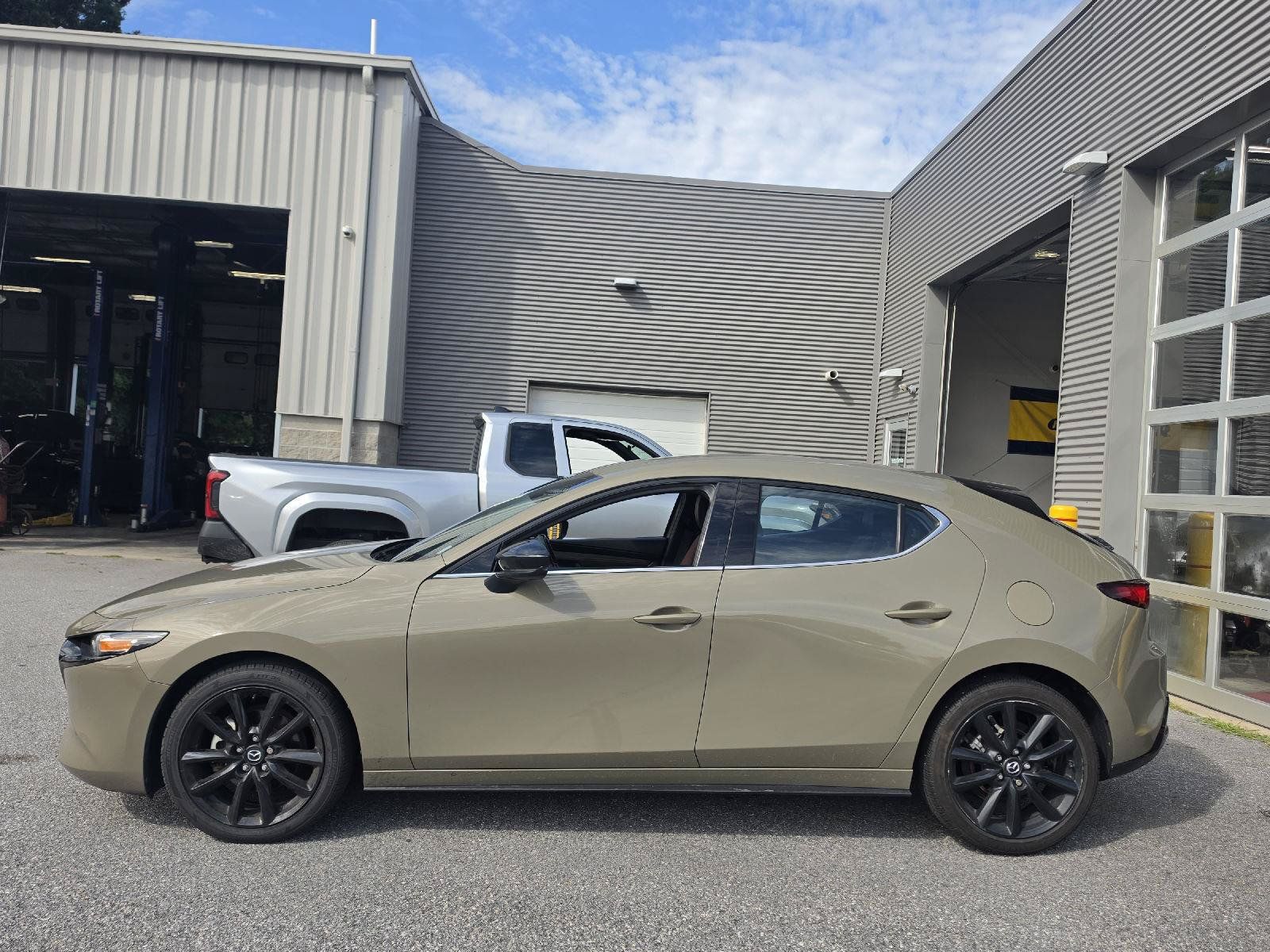 Used 2024 MAZDA MAZDA3 s AWD/4WD image 6