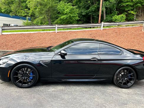 Used 2013 BMW M6 2dr Cpe w/ Executive Pkg image 2