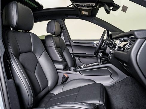 New 2026 Porsche Macan image 15