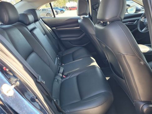 Used 2019 MAZDA MAZDA3 Sedan w/ Preferred Package image 16