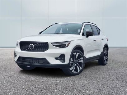 Certified 2025 Volvo XC40 B5 Plus w/ Protection Package Premier