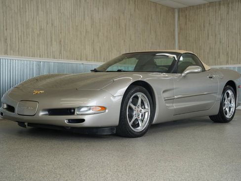 Used 2002 Chevrolet Corvette Convertible w/ Preferred Equipment Group2 RWD image 4