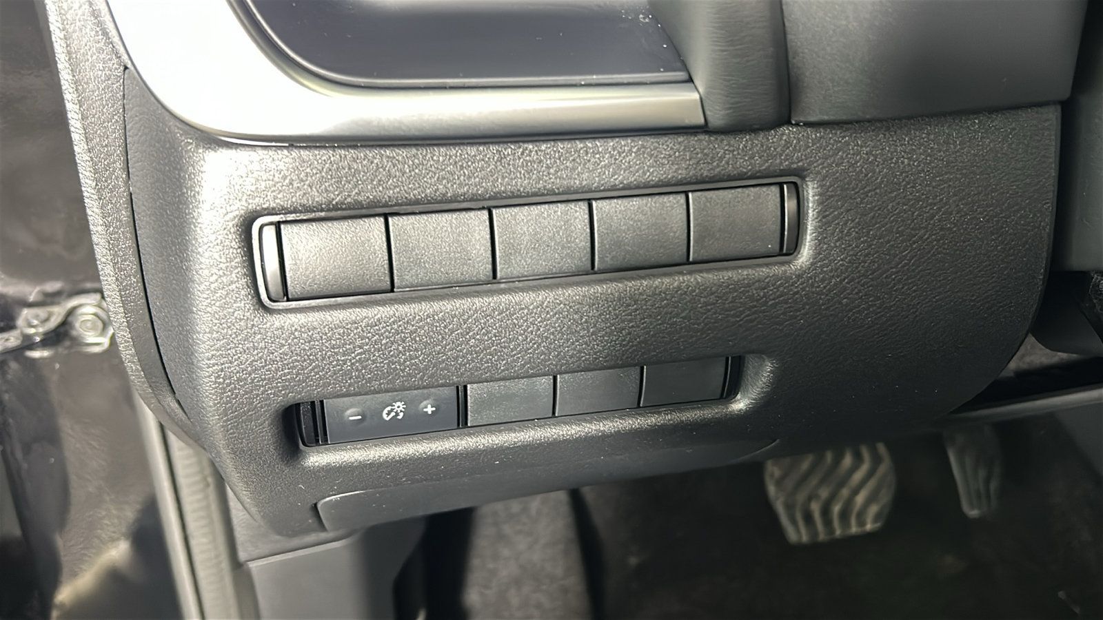 Used 2021 Nissan Rogue S FWD image 22