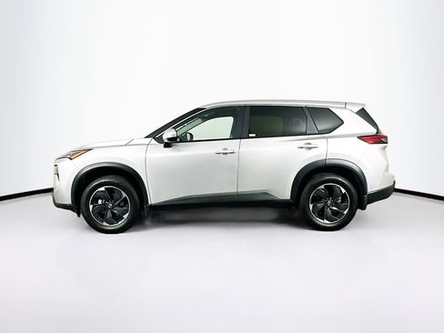 Used 2024 Nissan Rogue SV image 4