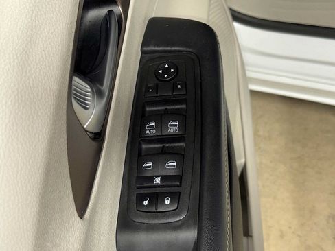 Used 2023 Chrysler Voyager LX FWD image 23