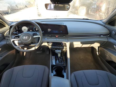 Used 2025 Hyundai Elantra SEL FWD image 11