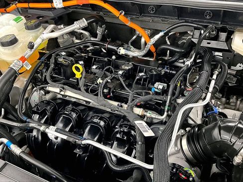 Used 2025 Ford Escape SE w/ PHEV Premium Package image 34