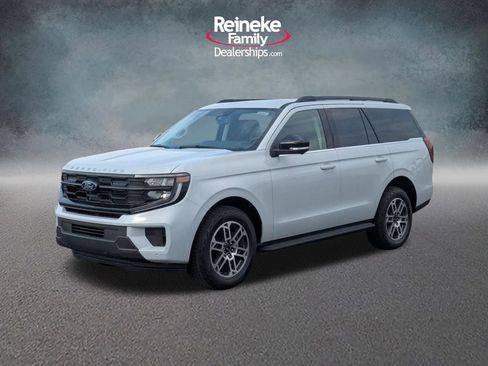 New 2026 Ford Expedition Active image 1