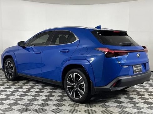 Used 2024 Lexus UX 250h FWD w/ Premium Package image 7