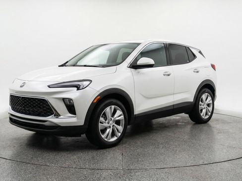 Used 2025 Buick Encore GX Preferred FWD image 3