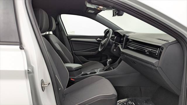 Used 2025 Volkswagen Jetta Sport FWD image 17