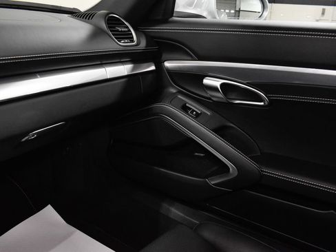 Used 2025 Porsche 718 Cayman RWD image 21