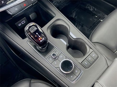Used 2024 Cadillac XT4 Premium Luxury image 21