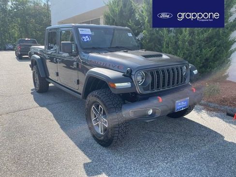 Used 2025 Jeep Gladiator Mojave w/ Convenience Group AWD/4WD image 1