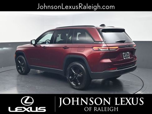 Used 2022 Jeep Grand Cherokee Altitude image 7