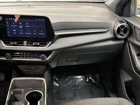 Used 2025 Chevrolet Equinox LT image 36