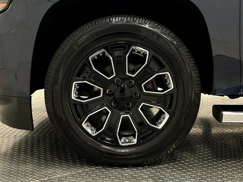 Used 2018 Chevrolet Tahoe LT w/ LT Signature Package AWD/4WD image 41