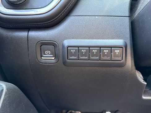 Used 2022 GMC Sierra 3500 SLE w/ SLE Convenience Package AWD/4WD image 33