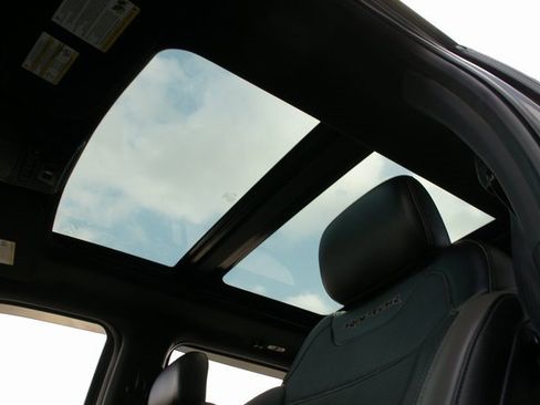 Used 2018 Ford F150 Raptor w/ Equipment Group 801A Mid image 20