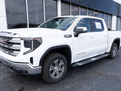 New 2026 GMC Sierra 1500 SLE image 6