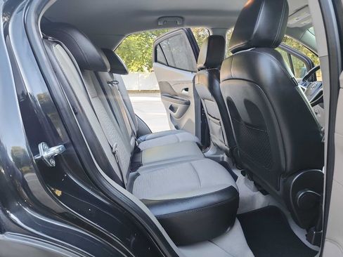 Used 2015 Buick Encore FWD image 30