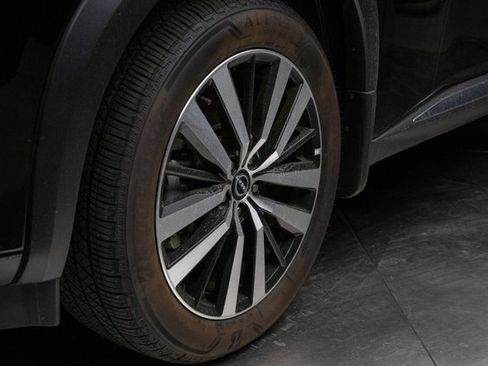 Used 2024 Nissan Pathfinder Platinum w/ Cargo Package image 7