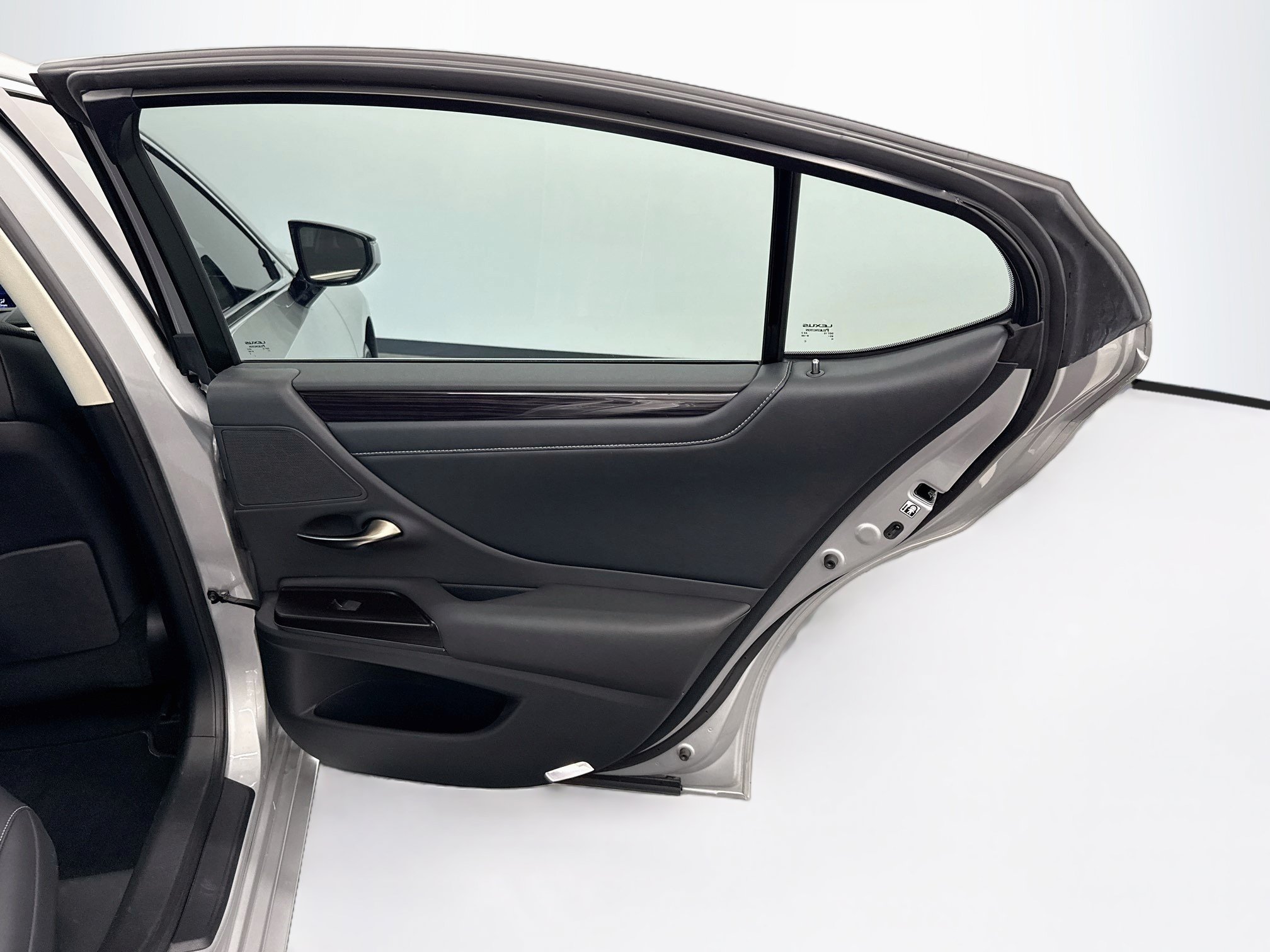 Used 2019 Lexus ES 300h w/ Premium Package FWD image 31