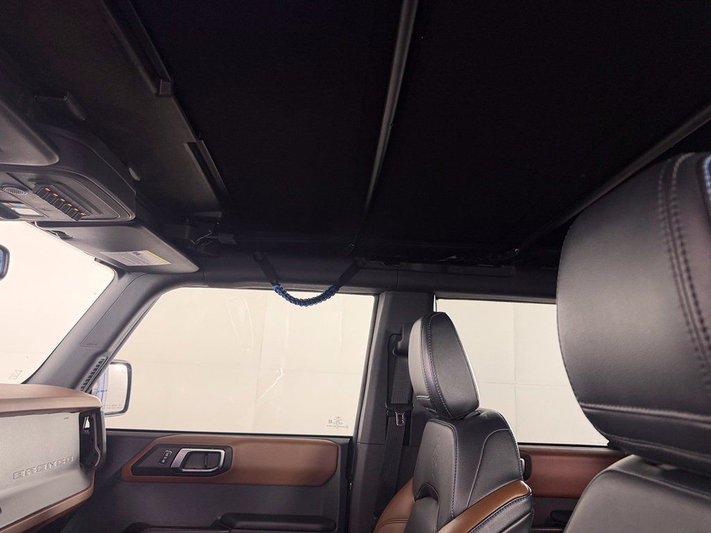 Used 2024 Ford Bronco Outer Banks AWD/4WD image 18